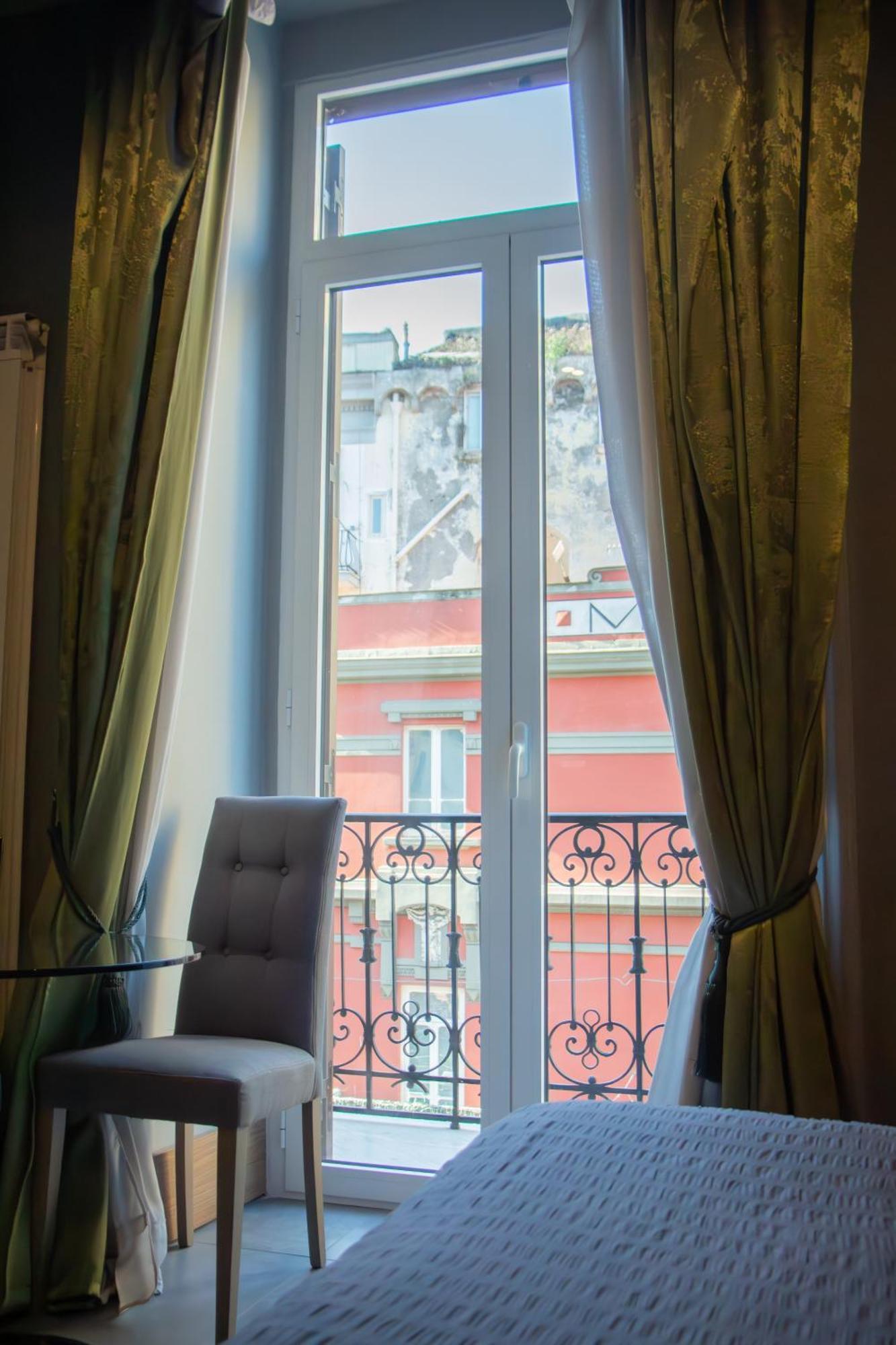 Beb Umberto I Napoli Hotel Exterior photo